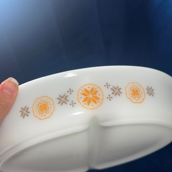 Pyrex Town Cinderella Country Divided Casserole Dish with lid - Picture 2 of 5